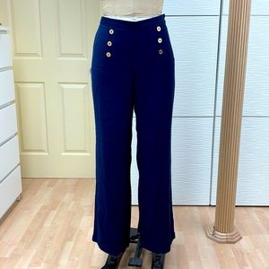Lilly Pulitzer navy pant with wide leg. Golden buttons at front.